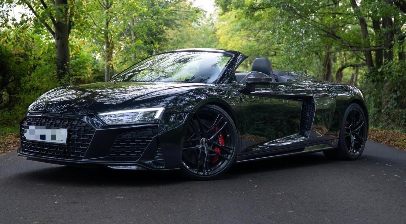 Audi R8 V10 Spyder Black
